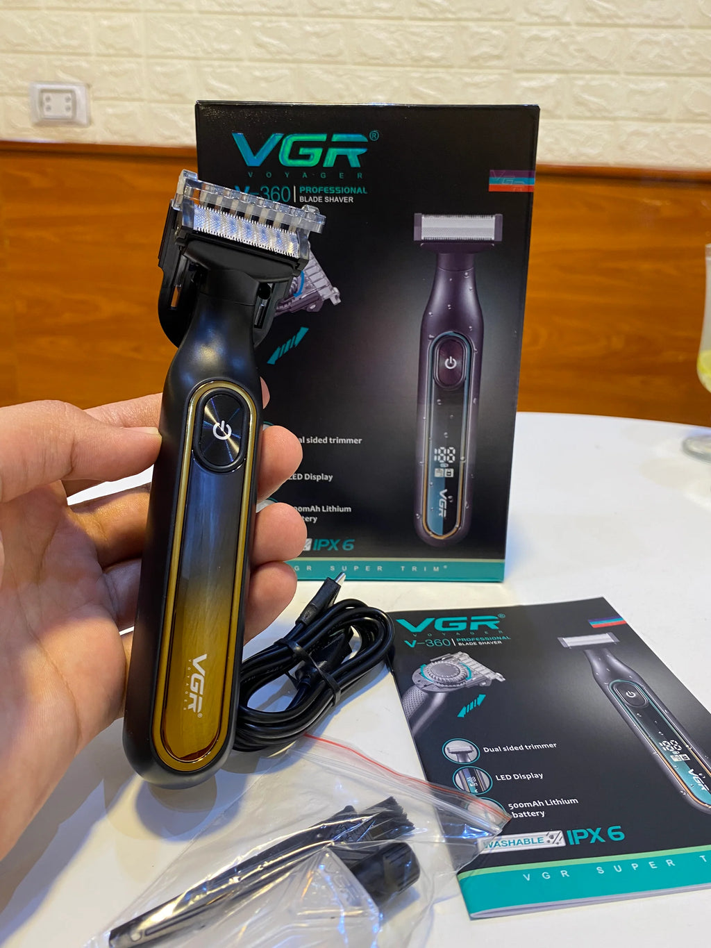 VGR V-360 Shaver